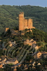 NAJAC - la forteresse royale (XIIe et XIIIe siècles) dominant le village (face est) 