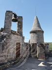 NAJAC - la forteresse royale : le donjon (bretèche abritant le mouvement d'horlogerie actionnant la cloche)