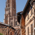 ALBI -  cathédrale Sainte-Cécile :  le clocher vu de la rue Puech Bérengier
