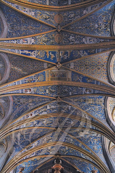 ALBI_cathedrale_Saint_Cecile_la_voute_de_la_nef_couverte_de_fresques_realisees_par_des-peintres_italiens_originaires_de_Modene_et_de_Bologne_1509_a_1512_style_Renaissance_italienne.jpg