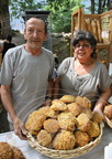 LANNEPAX (32) - PAINS du Terroir Gersois : petits pains au mais fabriques par le boulanger David Corcagnani, présentés par ses parents Jean-Jacques et Lucilia Corcagnani (Écofête du Pesqué du 5 juillet 2015 à Perchède - 32)