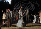 EAUZE - FESTIVAL GALOP ROMAIN 2015 - spectacle pyroscénique "les contes magiques d'Ellwyn" (le magicien et l'épée dans le rocher)