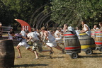 EAUZE - FESTIVAL GALOP ROMAIN 2015 - la course de chars à traction humaine : le départ