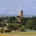 TERMES-D'ARMAGNAC - le château  et  le clocher de l'église Saint-Pierre