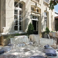 SAINT-MÉDARD - restaurant LE GINDREAU : la terrasse et façade du restaurant