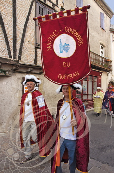 LAUTREC_fete_de_l_ail_procession_des_confreries_dans_la_ville_Maitres_Gourmands_du_Queyran_47.jpg