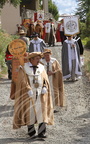 LAUTREC - fête de l'ail rose : procession des confréries dans la ville (Confrérie des Talmeliers de Saint-Honoré d'Aunis et Saintonge de La Rochelle - 17)