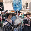 LAUTREC - fête de l'ail rose : procession des confréries dans la ville (Confrérie du Chipiron de Bidart - 64)