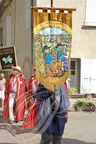 LAUTREC - fête de l'ail rose : procession des confréries dans la ville (Coterie des Closiers de Montlouis-sur-Loire - 37)