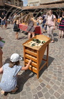 LAUTREC - Fête de l'ail rose : la Place centrale et les jeux en bois  