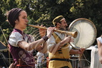 TERMES-D'ARMAGNAC - fête médiévale : troubadours médiévaux (la troupe Aouta : flûte chalumeau et bendir)