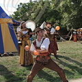 TERMES-D'ARMAGNAC - fête médiévale : troubadours médiévaux (la troupe Aouta : jongleur)