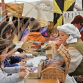 LAUTREC - fête du pain et du goût : Association "La Vie Moyenâgeuse" de Vielmur-sur-Agout (initiation au tissage)