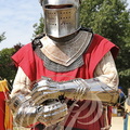 TERMES-D'ARMAGNAC - fête médiévale : combattant médiéval (casque des XIIIe-XIVe siècles 
