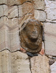 CUREMONTE - château de la Johannie : fenêtre à meneaux (détail) 