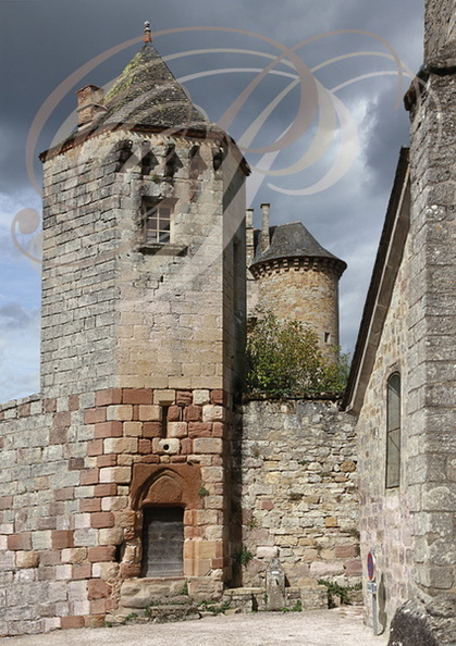 CUREMONTE - castrum : mur d'enceinte (tourelle d'escalier à l'angle sud-ouest)