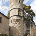 CUREMONTE - castrum : mur d'enceinte (tour d'angle dominant le puits banal)