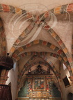 CUREMONTE - église Saint-Barthélémy : la nef surmontée de croisées d'ogives polychromes