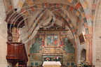 CUREMONTE - église Saint-Barthélémy : le chœur (retable central polychrome daté de 1672)
