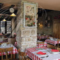 CUREMONTE_restaurant_LA_BARBACANE_de_Marlene_et_Jerome_Miquel_salle_du_restaurant.jpg