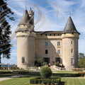 Château de Mercuès  (Relais et Châteaux) - façade sur le parc