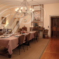 BRIVEZAC_Chateau_de_LA_GREZE_chambres_et_table_d_hotes_diner_dans_lasalle_a_manger.jpg