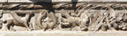 BEAULIEU-SUR-DORDOGNE -  La Maison Renaissance (musée) : façade (détail : cerf aillé, dauphins affrontés, chien et pampre de vigne)