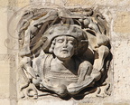 BEAULIEU-SUR-DORDOGNE -  La Maison Renaissance (musée) : façade (détail : portrait de Gilllet de Hautefort))