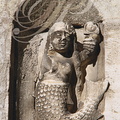 BEAULIEU-SUR-DORDOGNE -  La Maison Renaissance (musée) : façade (détail : une sirène)