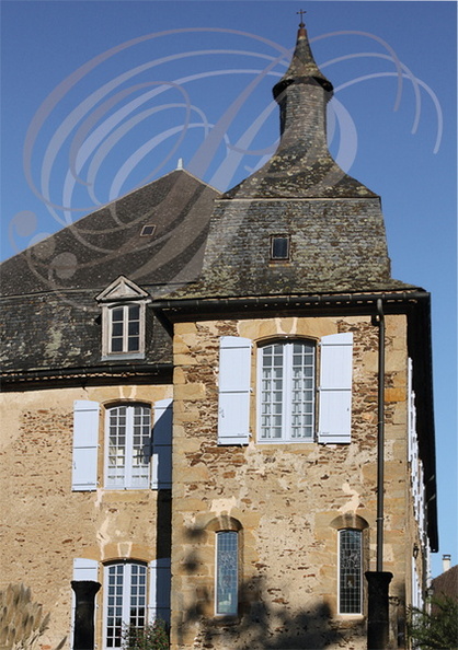 BRIVEZAC_chateau_de_LA_GREZE_facade_sud_detail.jpg