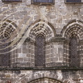 BEAULIEU-SUR-DORDOGNE - église Saint-Pierre : façade ouest (triplet gothique surmontant le porche)