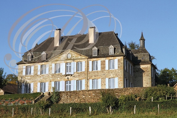 BRIVEZAC (près de Beaulieu-sur-Dordogne)  -  Château de LA GRÈZE (chambres et table d 'hôtes) : façade ouest