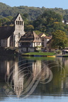 BEAULIEU-SUR-DORDOGNE - chapelle des Pénitents : reflet dans le plan d'eau de la Dordogne