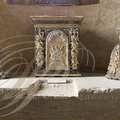 BEAULIEU-SUR-DORDOGNE - chapelle des Pénitents : tabernacle et pots à feu en bois sculpté et doré du XVIIe siècle