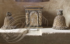 BEAULIEU-SUR-DORDOGNE - chapelle des Pénitents : tabernacle et pots à feu en bois sculpté et doré du XVIIe siècle