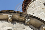 BEAULIEU-SUR-DORDOGNE - église Saint-Pierre : modillons sculptés des corniches