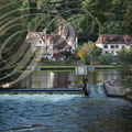 BEAULIEU-SUR-DORDOGNE - plan d'eau sur la Dordogne : la passe pour les canoës