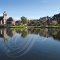 BEAULIEU-SUR-DORDOGNE - plan d'eau sur la Dordogne : chapelle des Pénitents et le Port Haut