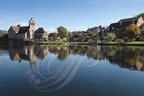 BEAULIEU-SUR-DORDOGNE - plan d'eau sur la Dordogne : chapelle des Pénitents et le Port Haut