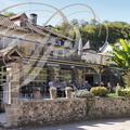 BEAULIEU-SUR-DORDOGNE - restaurant "Les Flots Bleus" : la terrasse
