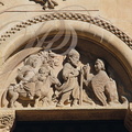MORLAÀS - église Sainte-Foy : le tympan roman (bas-relief dans un tympanon ourlé d'un tore (moulure ronde) et d'une moulure à billettes : la fuite en Égypte)