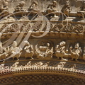 MORLAÀS - église Sainte-Foy : portail roman (les deux voussures surmontant le tympan - en bas : l'agneau entouré des 24 vieillards de l'apocalypse - au-dessus : 32 âmes de justes et d'anciens martyrs)