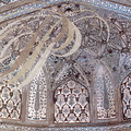 INDE (Rajasthan) - AMBER : le palais ((la salle de La Victoire ou salle des miroirs ("Shish Mahal") - demi coupole incrustée de miroirs et de pierres semi précieuses)