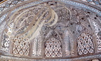 INDE (Rajasthan) - AMBER : le palais ((la salle de La Victoire ou salle des miroirs ("Shish Mahal") - demi coupole incrustée de miroirs et de pierres semi précieuses)