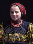 CERTEZE (Oas - Roumanie) : Petite fille en costume traditionnel