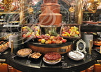 LES GRANDS BUFFETS à NARBONNE - le buffet des desserts : la fontaine de chocolat et les fruits