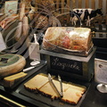LES GRANDS BUFFETS à NARBONNE - buffet des fromages (le Morbier et le Laguilole)