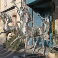 CORDES-SUR-CIEL - les licornes de STANKO KRISTIC devant son atelier