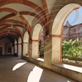 MONTAUBAN - Faubourg de Sapiac : cloître de l'ancien couvent des Carmes (actuellement l'école de musique)