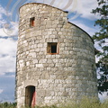 GOUDOURVILLE (côteaux au nord) - moulin à poivre de 1768